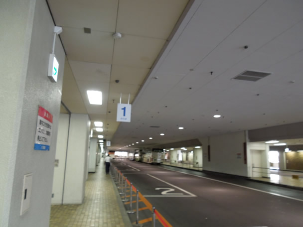 3.池袋サンシャインバスターミナル周辺には何があるのか?トイレや屋根、コンビニ等はあるのか?
