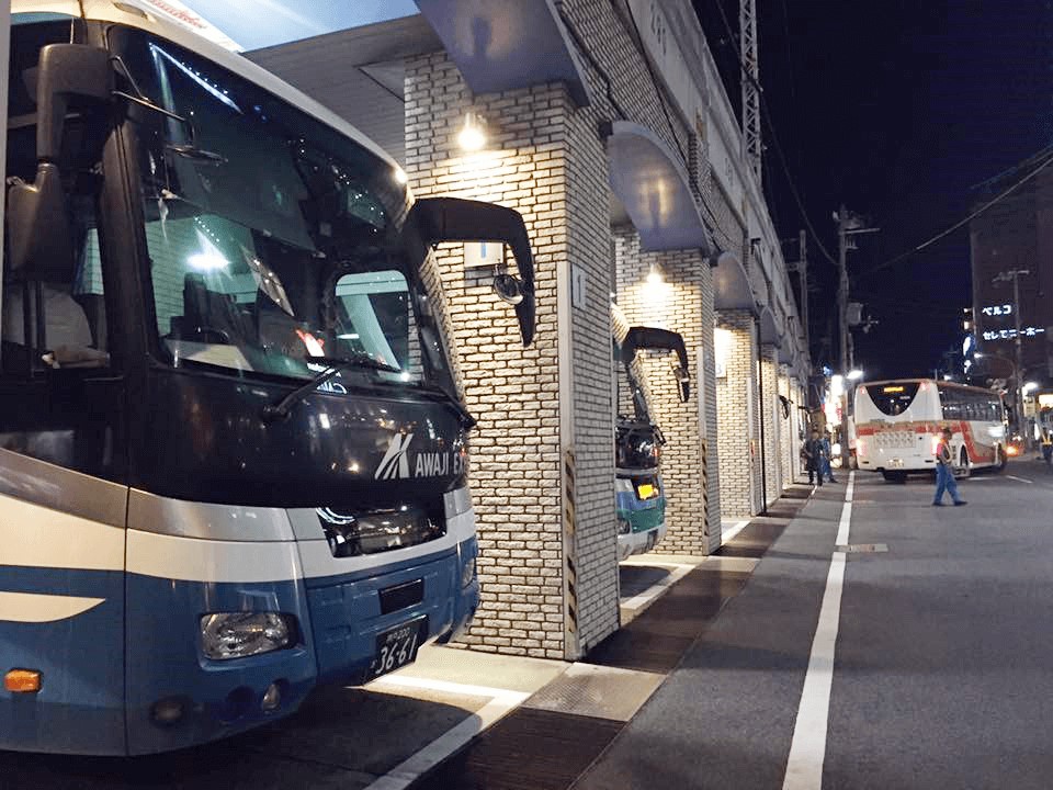 3.神戸のバス停はこんな感じです