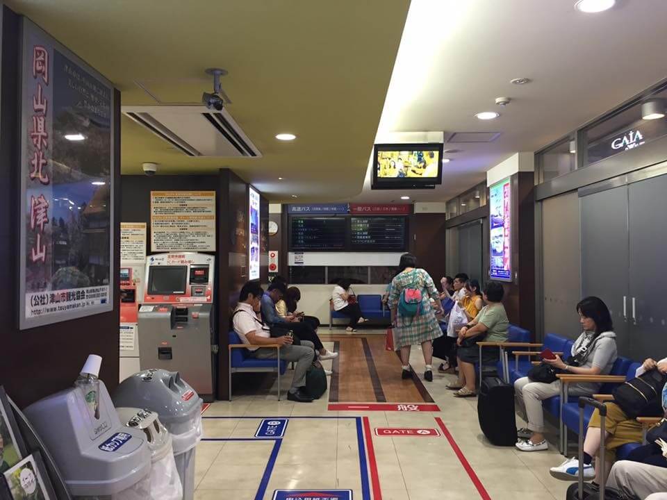 3.神戸のバス停はこんな感じです