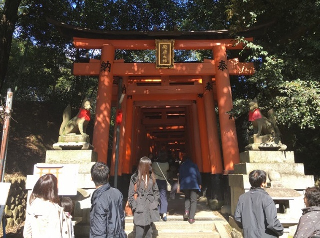 3.伏見稲荷大社
