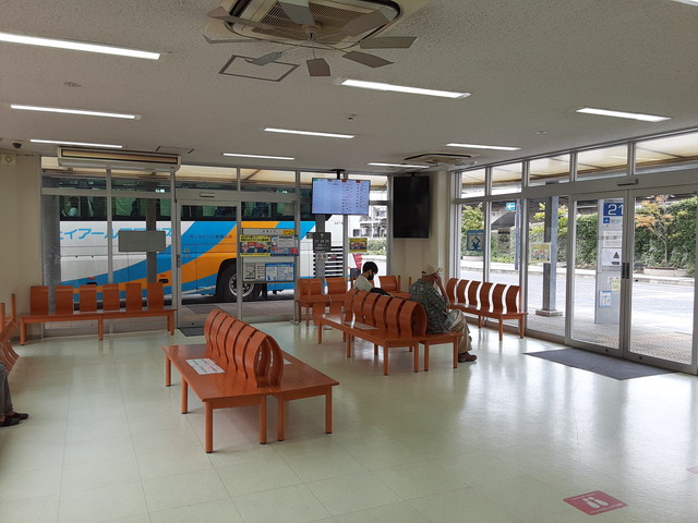 1.JR岡山駅西口バスセンターの情報