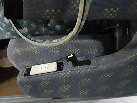 3.「さわやか信州号」バスの車内設備